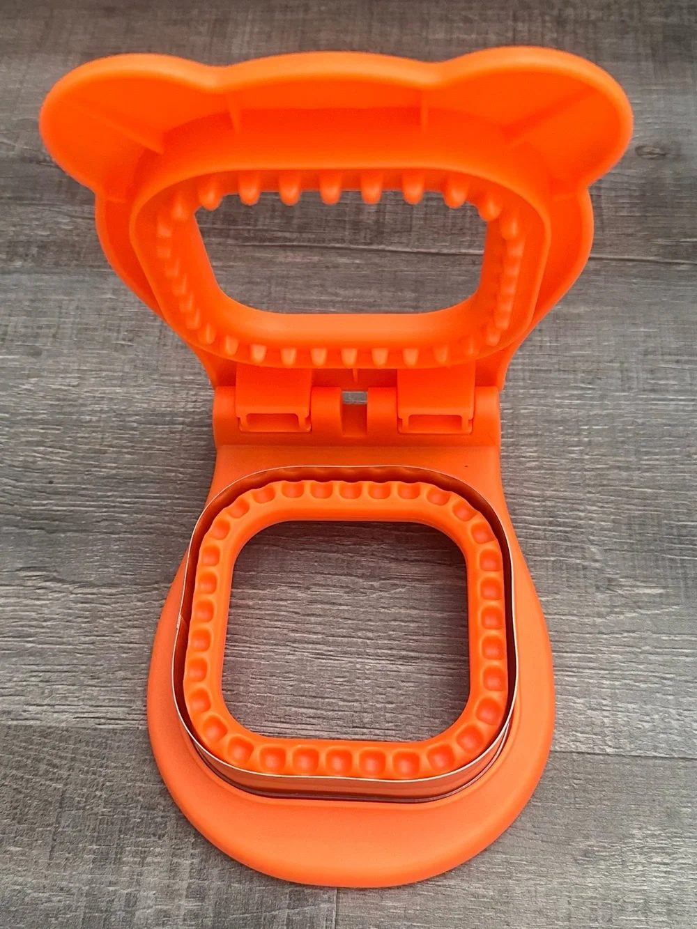 💞 New Orange Square Uncrustable-Style Sandwich Cutter and Sealer